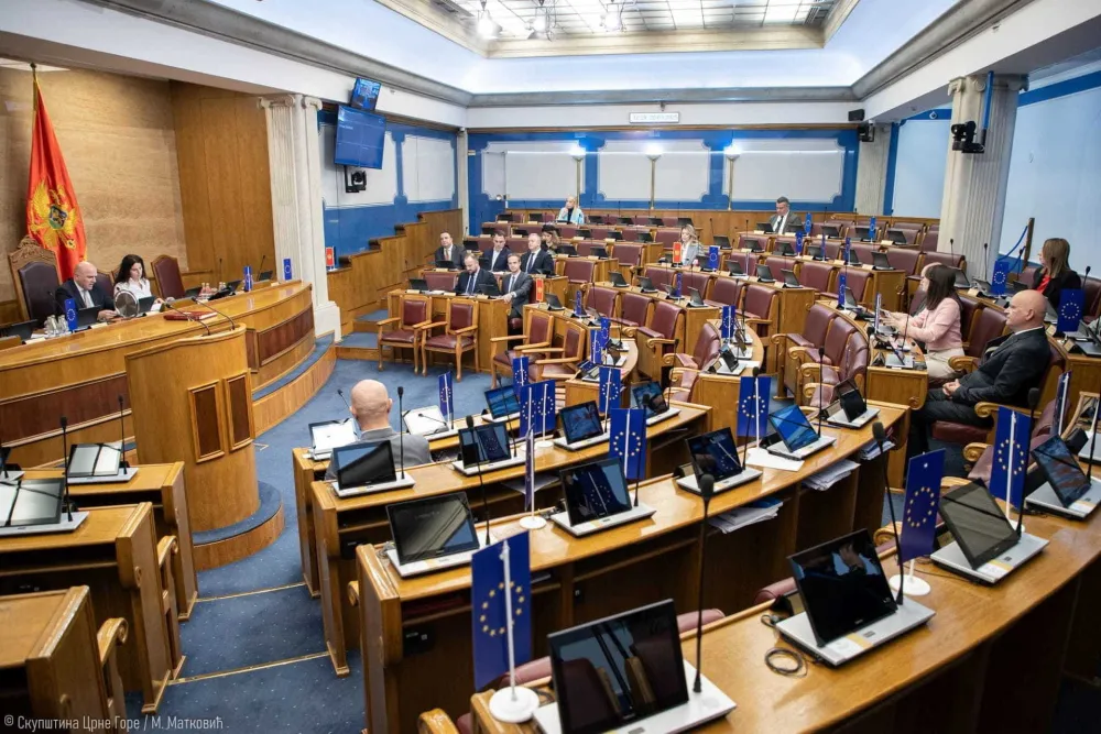 Poslanici protiv povećanja dječijeg dodatka