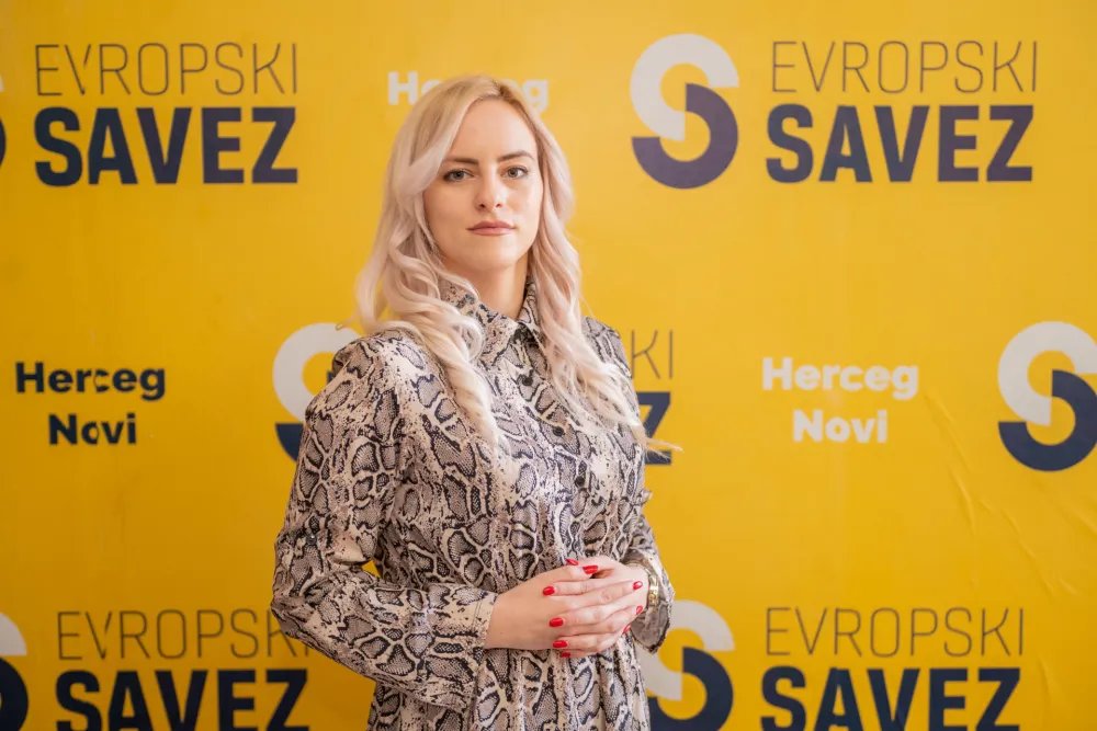 (VIDEO) Janjić: Evropski savez će rije&scaron;iti su&scaron;tinske izazove sa kojima se Herceg Novi dugo vremena suočava