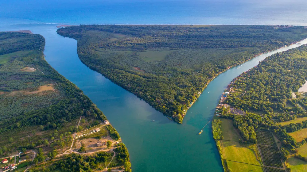 Udruženje "Srcem za Adu": Neophodna javna rasprava prije turističke eksploatacije Velike plaže i Ade Bojane