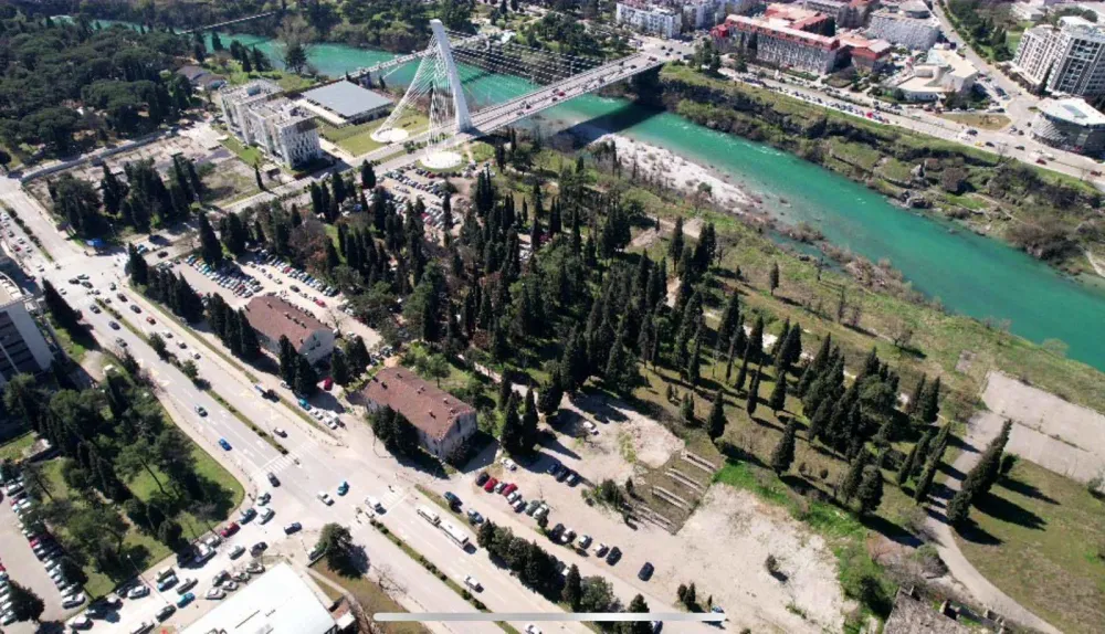 Konačno rade privremeni parking u kasarni &bdquo;Morača&rdquo;