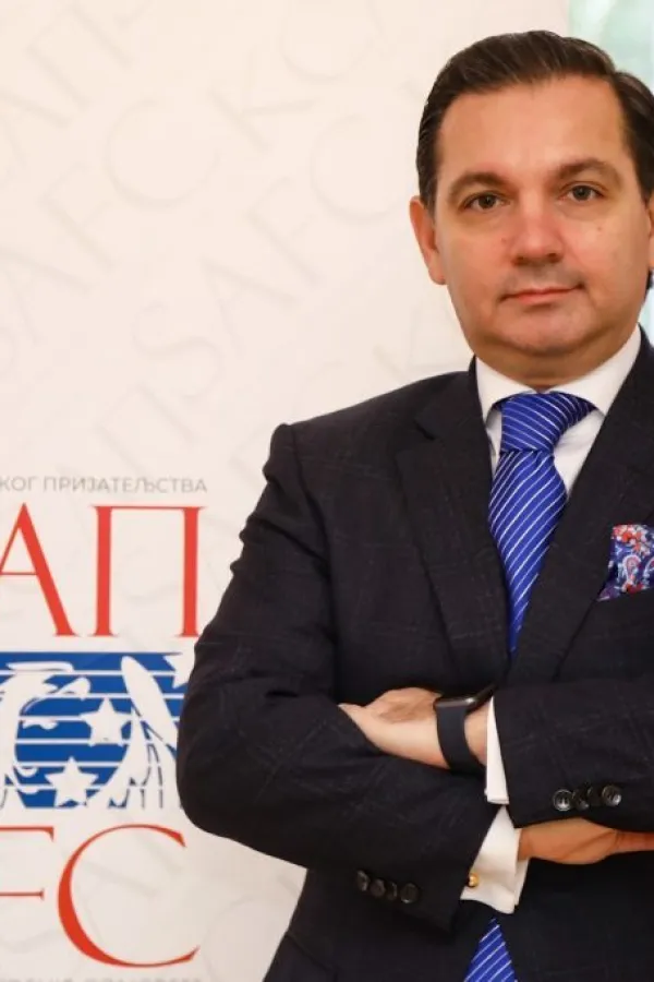 Trampova mineralna diplomatija