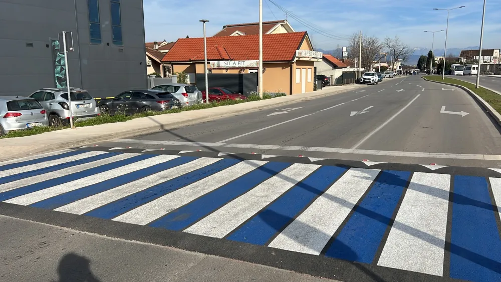Pje&scaron;ački prelazi u plavo-bijeloj boji
