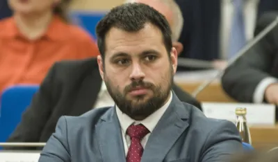 Stefan Ve&scaron;ović, sjednica skupstine glavnog grada