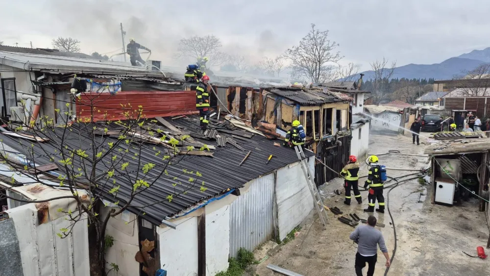 Tivat: Požar stavljen pod kontrolu, nema povrijeđenih