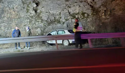 Vozilo sletjelo sa kolovoza na putu Cetinje-Budva