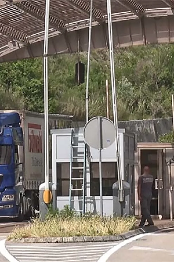 Ukrajinac uhap&scaron;en na Debelom Brijegu, osumnjičen da je falsifikovao vozačku