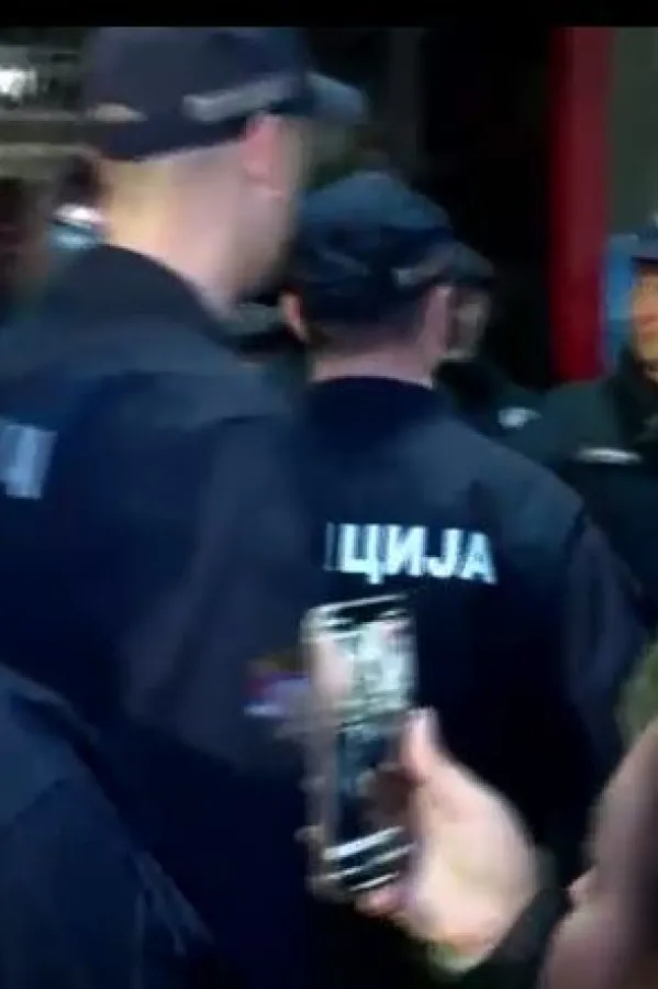 Neredi u Čačku: Demonstranti upali u zgradu op&scaron;tine