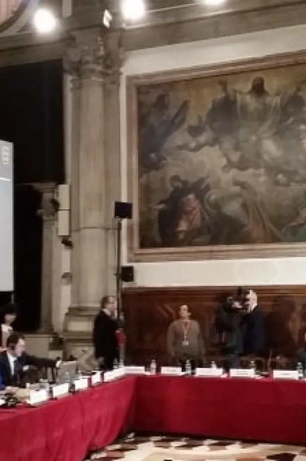 Predstavnici vlasti i opozicije ne mogu da se dogovore ni &scaron;ta će da pitaju "venecijance"