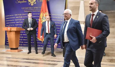 Poslanici kojima je izrečena mjera ne mogu da postavljaju pitanja premijeru