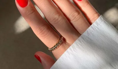 Crveni nokti su sledeći veliki trend na mreži
