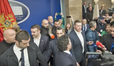 Premijerski sat bez "živih" pitanja većine opozicije