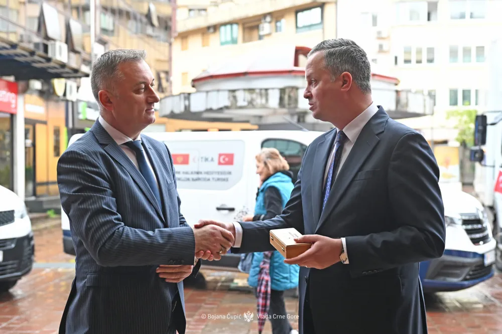 TIKA donirala vozilo za korisnike Doma starih "Nik&scaron;ić"