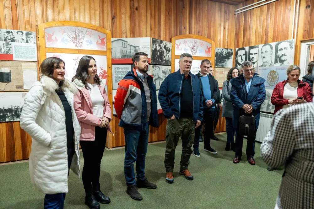 (FOTO) Milatović i Milanović obi&scaron;li Zavičajni muzej u Kola&scaron;inu i manastir Morača