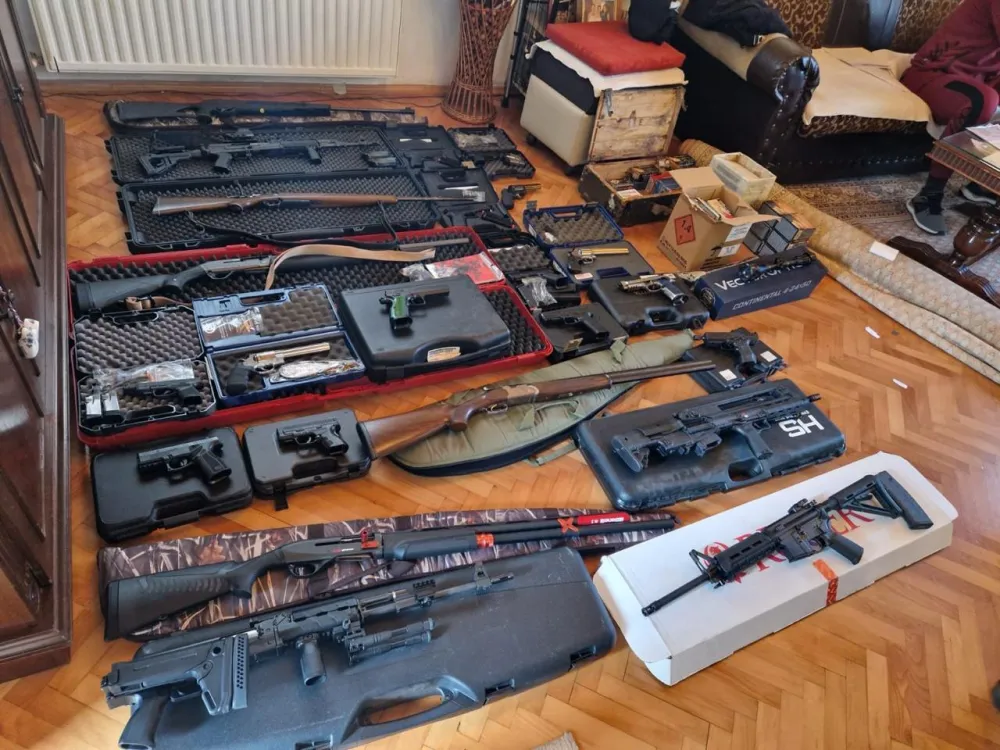 Policija poziva građane na nastavak akcije dobrovoljnog vraćanja oružja