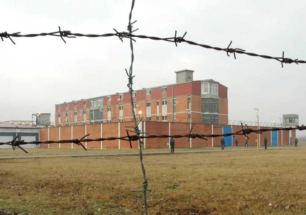 Cetinjanka Aleksandra Martinović zabrinuta za bezbjednost&nbsp;brata koji izdržava kaznu u Spužu: "Jovan je isprebijan i zatvoren u samicu"