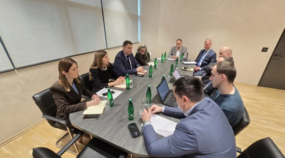 &Scaron;ahmanović sa predstavnicima najvećih uvoznika naftnih derivata: Formiranje obaveznih rezervi od su&scaron;tinskog značaja