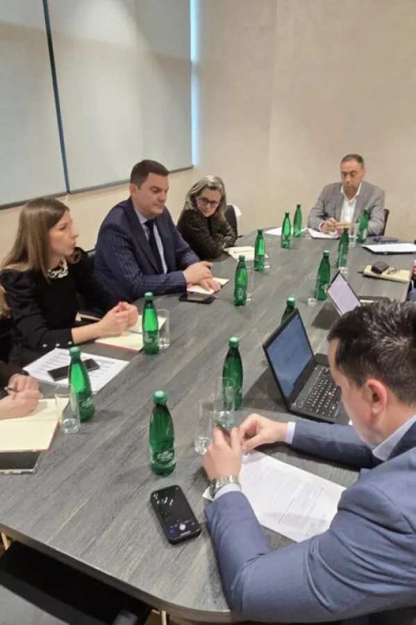 &Scaron;ahmanović sa predstavnicima najvećih uvoznika naftnih derivata: Formiranje obaveznih rezervi od su&scaron;tinskog značaja