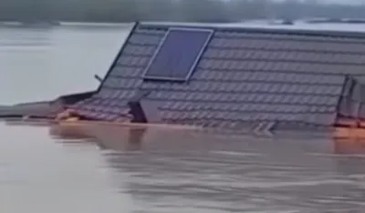 (VIDEO) Dramatičan snimak iz Odžaka: Rijeka "nosi" jednu od vikendica, podzemne vode dodatni problem