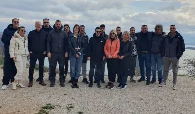 (VIDEO) Kandidati za odbornike i aktivisti SEP očistili vidikovac iznad Slanog jezera