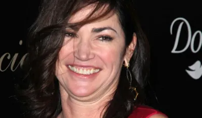 (FOTO) Policija upala u kuću poznate glumice, sa lisicama odvedena u zatvor