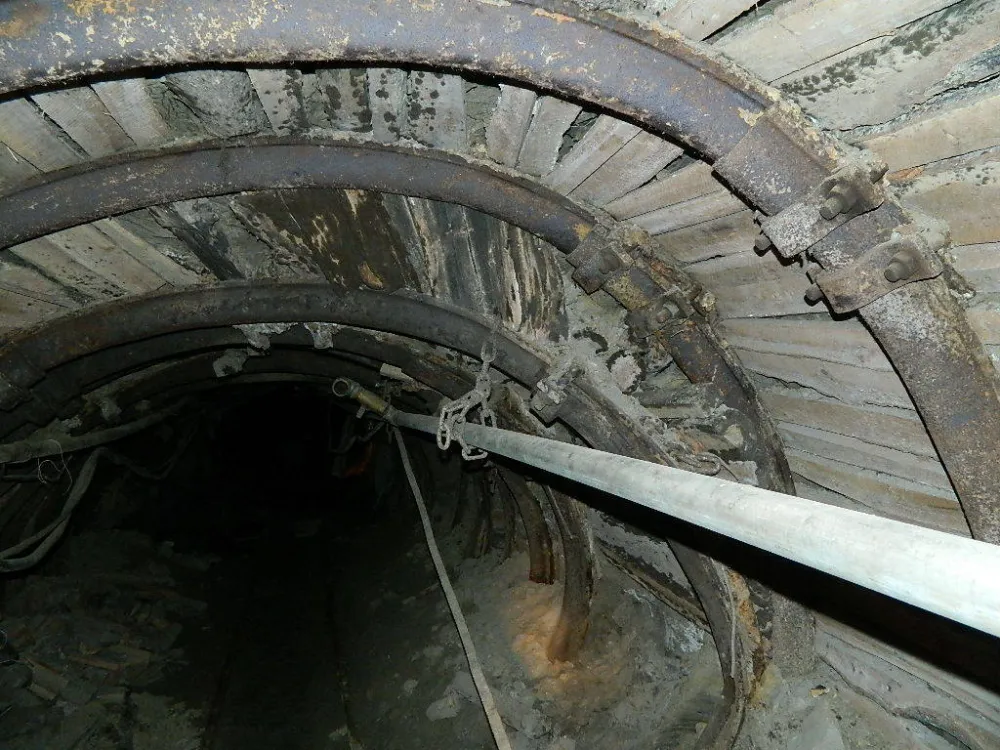 Skupocjena oprema za kopanje uglja zarobljena u jami Petnjik: Milioni zatrpani 200 metara ispod zemlje