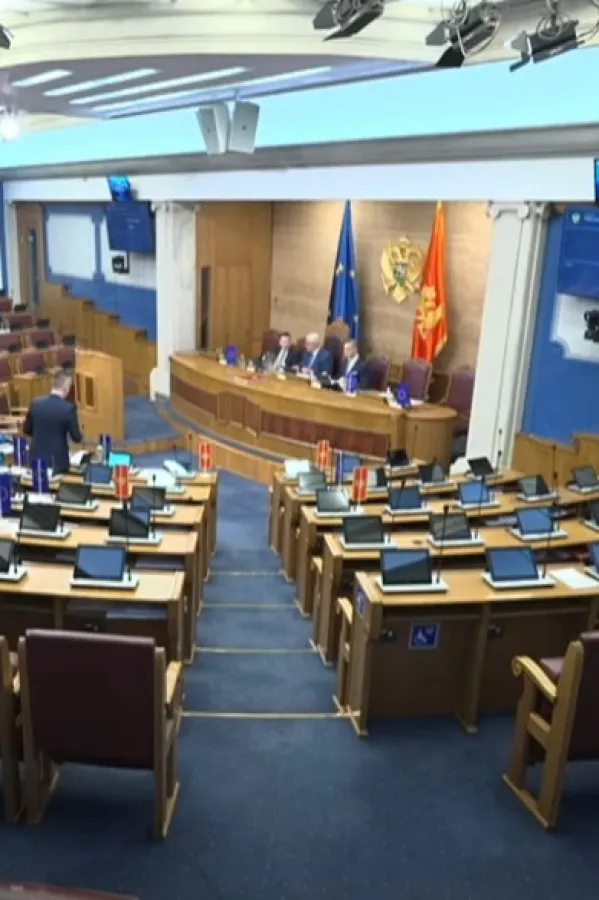 CDT: Skoro 80 odsto građana smatra da političari dezinformi&scaron;u javnost
