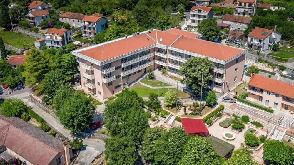 DOM STARIH U RISNU