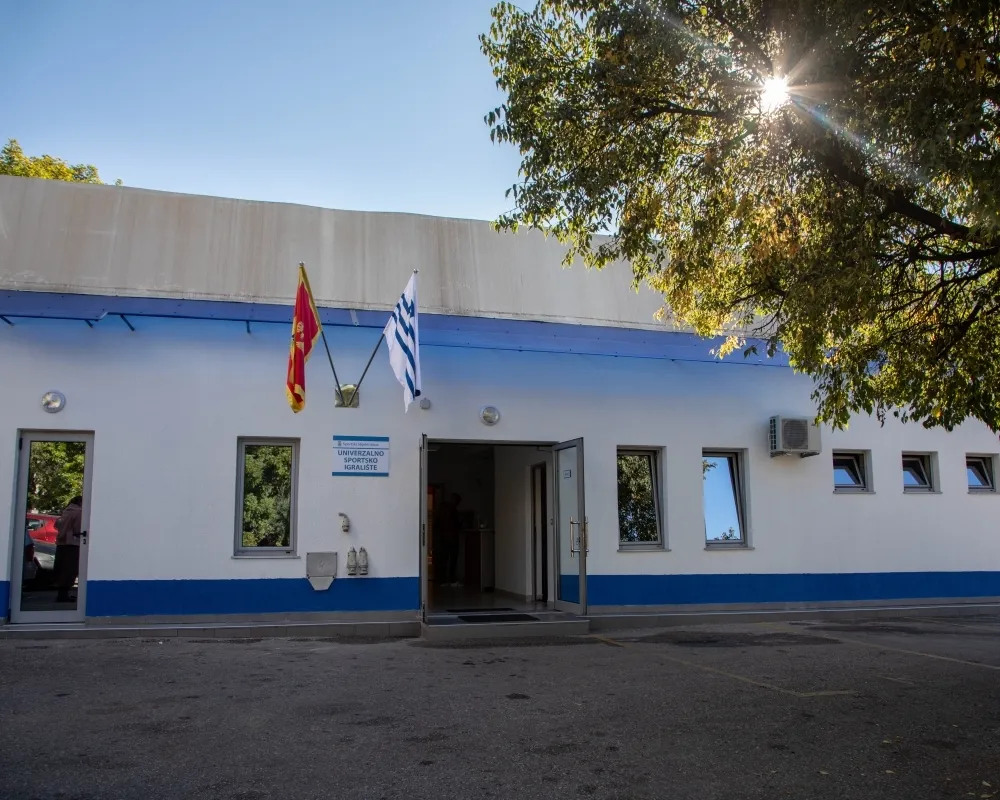 Glavni grad na korak od rje&scaron;avanja problema parkiranja u Ulici 13. jula: Ru&scaron;e Venom, gradiće parking