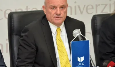 Prof. dr Du&scaron;ko Bjelica