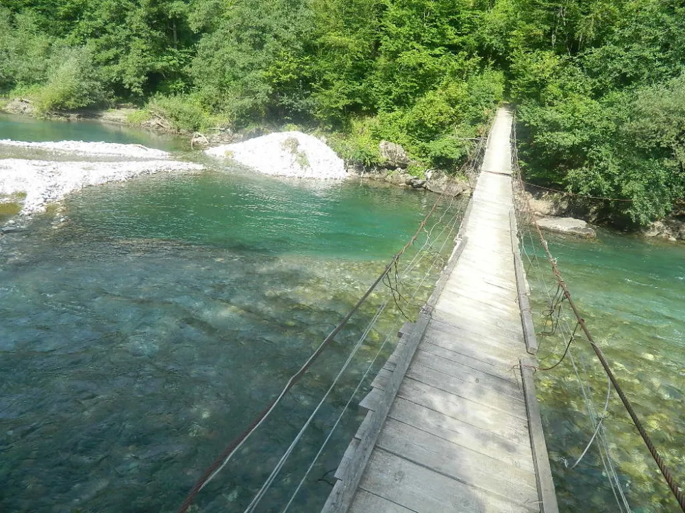 Nadležni u Andrijevici zaboravili jedinu viseću ćupriju na Limu