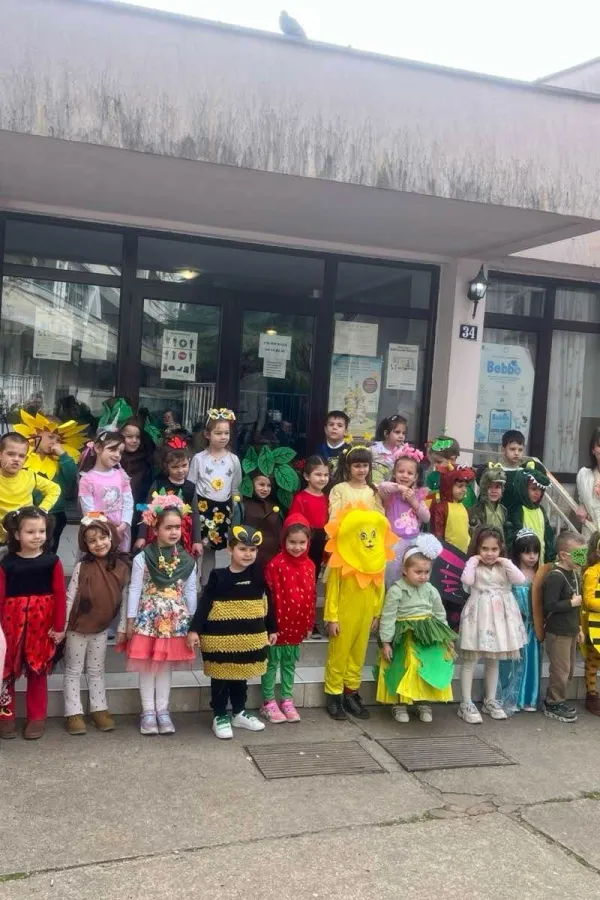 (VIDEO) Proljećni maskenbal u vrtiću &bdquo;Ljubica Popović&ldquo;: Od sunca, puža, kukuruza do leptira i pčelara