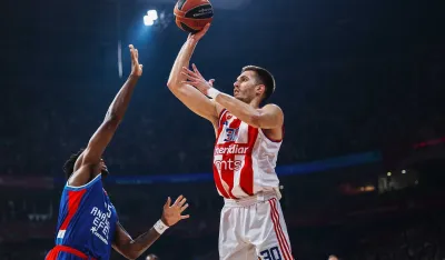 Са меч из Београда