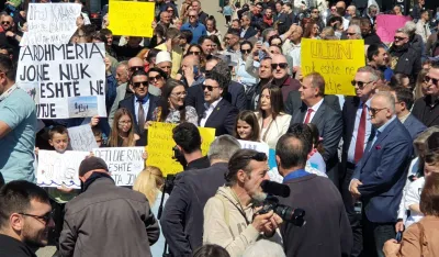 URA: UP i Tužila&scaron;tvo progone građane Ulcinja, sramne odluke o zadržavanju onih koji protestuju protiv prodaje Crne Gore