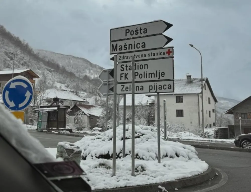 Uklonjen sporni znak u Murinu