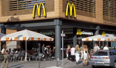  Copyright: imago/Steinach via Guliver image McDonalds am Potsdamer Platz in Berlin