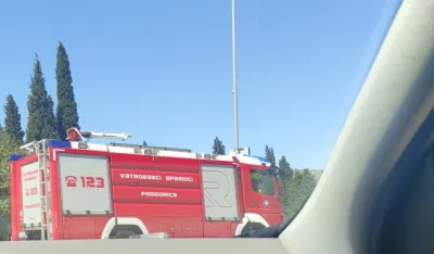 Podgorica: Izbio požar u zgradi, angažovani vatrogascim, hitna i policija