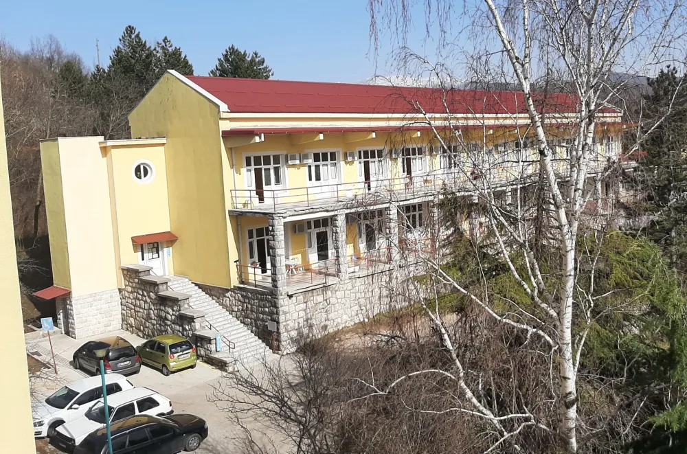 MZ: Kratkotrajan zastoj u isporuci terapije nije uticao na zdravstveno stanje pacijenata u bolnici u Brezoviku