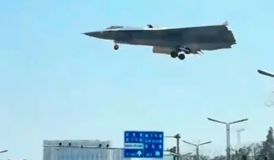 KIneski borbeni avion