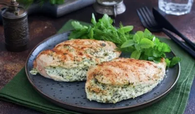 Pileći file punjen dimljenim sirom