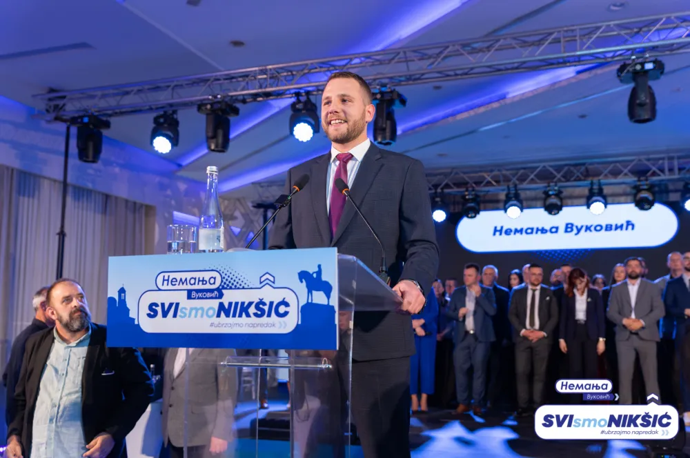 Vuković sa zavr&scaron;ne konvencije: 13. aprila da odbranimo Nik&scaron;ić od Đukanovića