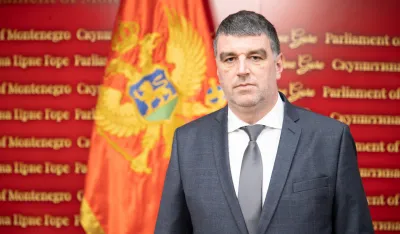 Zečević: Abazović iz opozicije protestuje protiv onih koje je pozivao dok je bio u vlasti