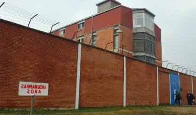 "Pobunjenicima" uzeli frižidere i televizore