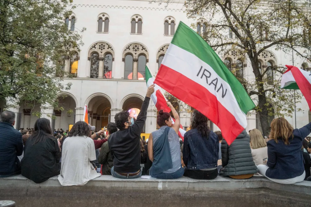 Učesnici skupova sa iranskom zastavom 