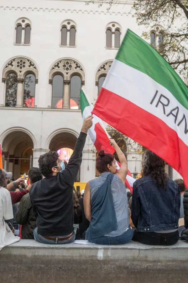 Učesnici skupova sa iranskom zastavom 