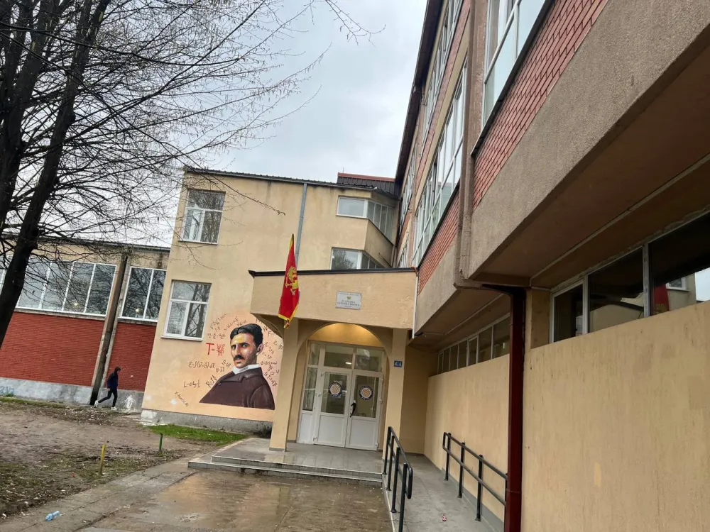 Nakon incidenta u Srednjoj stručnoj &scaron;koli u Beranama roditelji učenika traže smjenu direktora i uklanjanje nastavnika