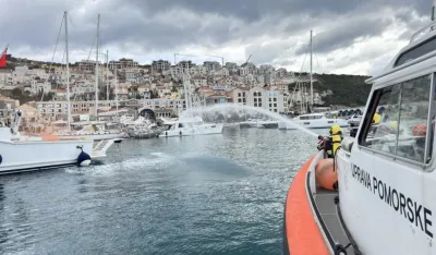 UPSUL:&nbsp;U marini Lu&scaron;tica Bej izvedena vježba ga&scaron;enja požara na jahti