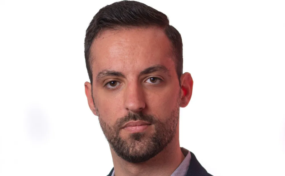 (VIDEO) Zirojević: Komunalni policajci skinuli crnogorsku zastavu i bacili na ulicu