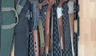 (FOTO) Od Baranina oduzeto pet pi&scaron;tolja, četiri pu&scaron;ke i preko 2.400 komada municije