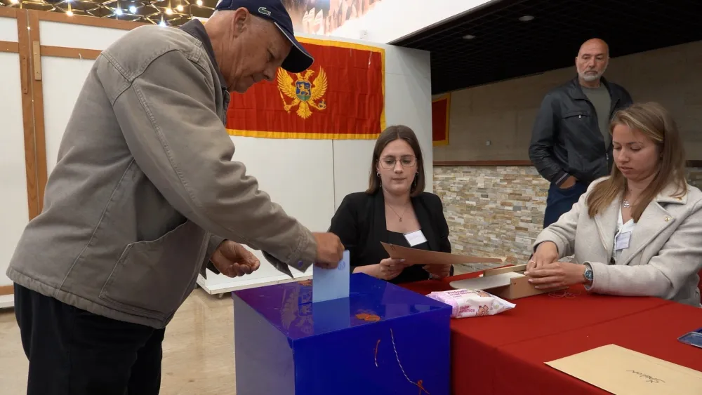 (UŽIVO)&nbsp;Rezultati u Herceg Novom na osnovu 90,02 odsto glasova: Stevan Katić 12 mandata, Novska lista 10 mandata