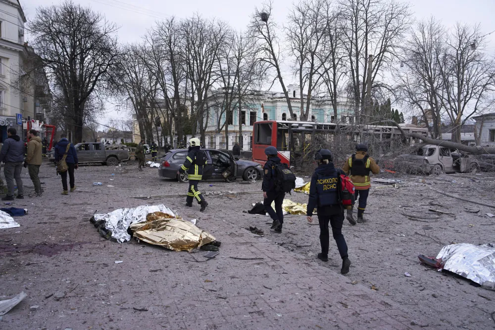 (VIDEO) UZNEMIRUJUĆE: Masakr u centru grada u Ukrajini, vi&scaron;e od 30 ubijenih